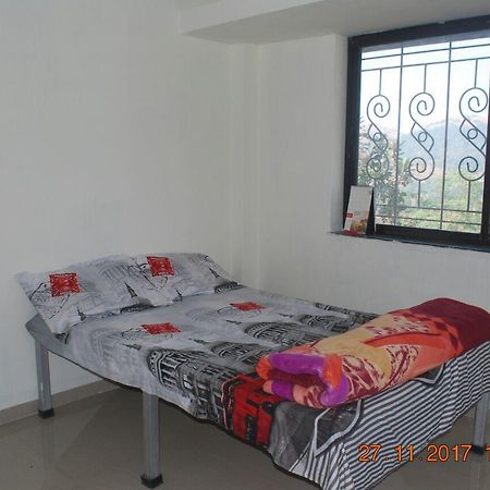 Hôtel Pavana Valley Farm House à Pune Extérieur photo